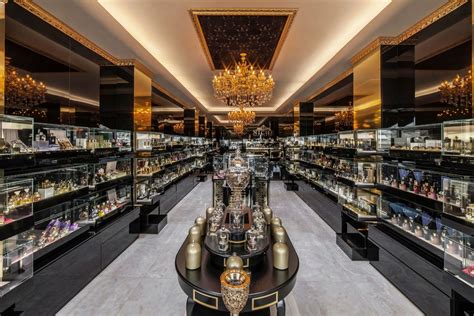 luxury perfumes outlet.